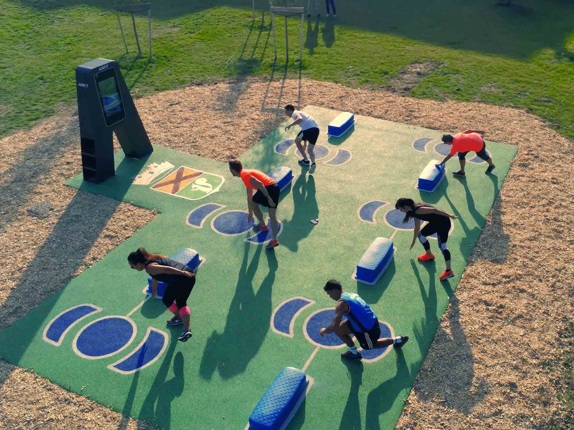 Arena AirFit en situation, plan large avec usagers